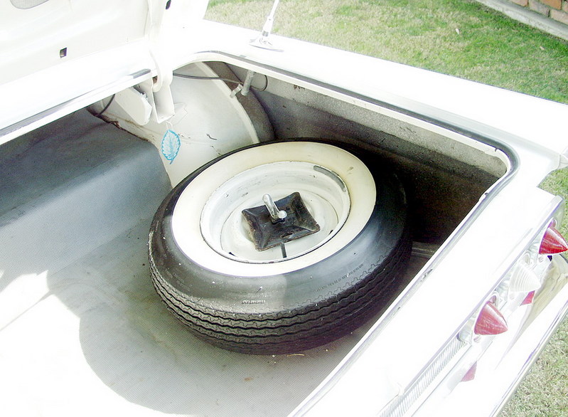 1960 Impala Sport Sedan 31kmiles 33.jpg